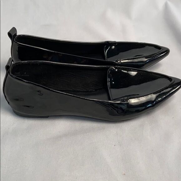 Lulu’s Black Patented Leather Flats - Picture 2 of 3